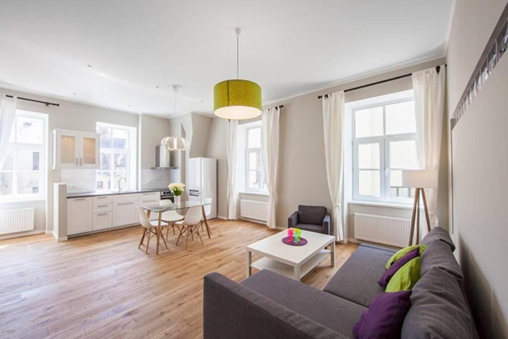Modern & Spacious 80M2 Apartment In Riga Old Town Eksteriør billede