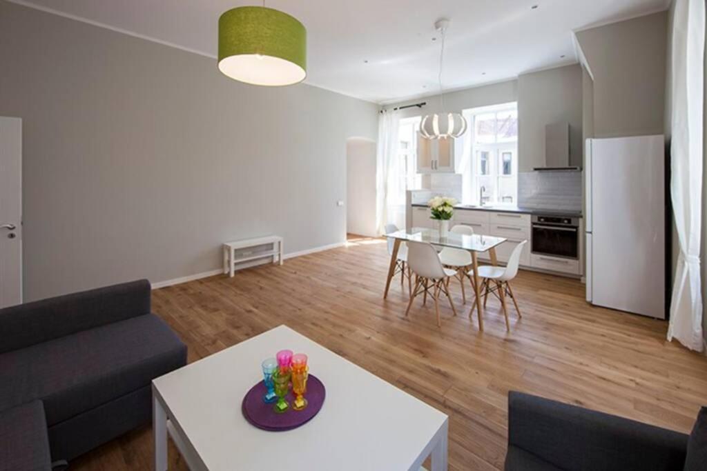 Modern & Spacious 80M2 Apartment In Riga Old Town Eksteriør billede