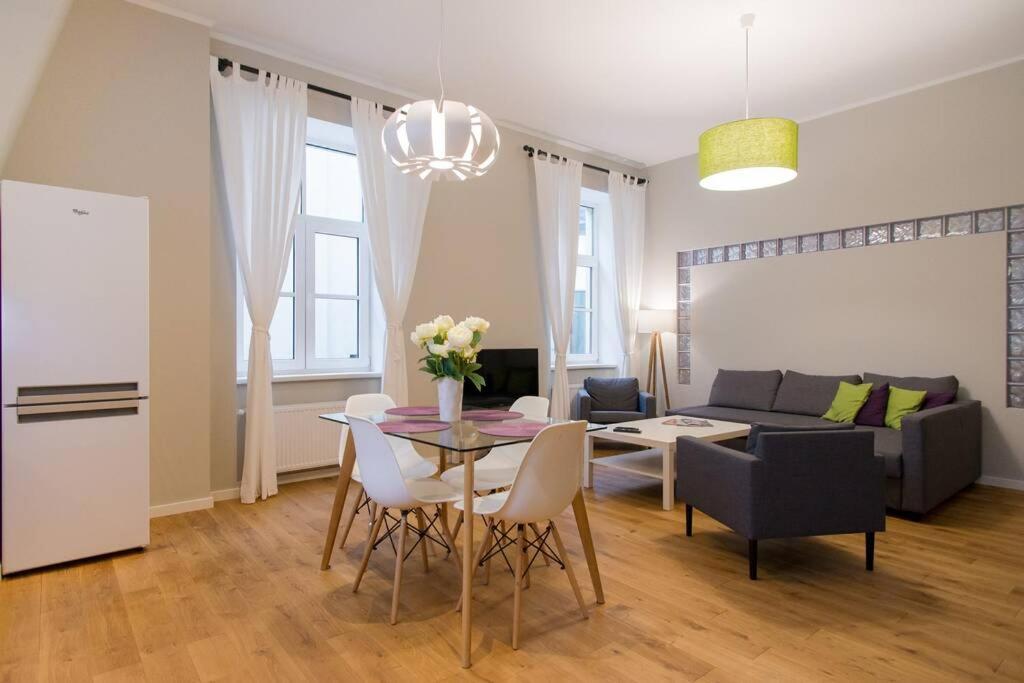 Modern & Spacious 80M2 Apartment In Riga Old Town Eksteriør billede